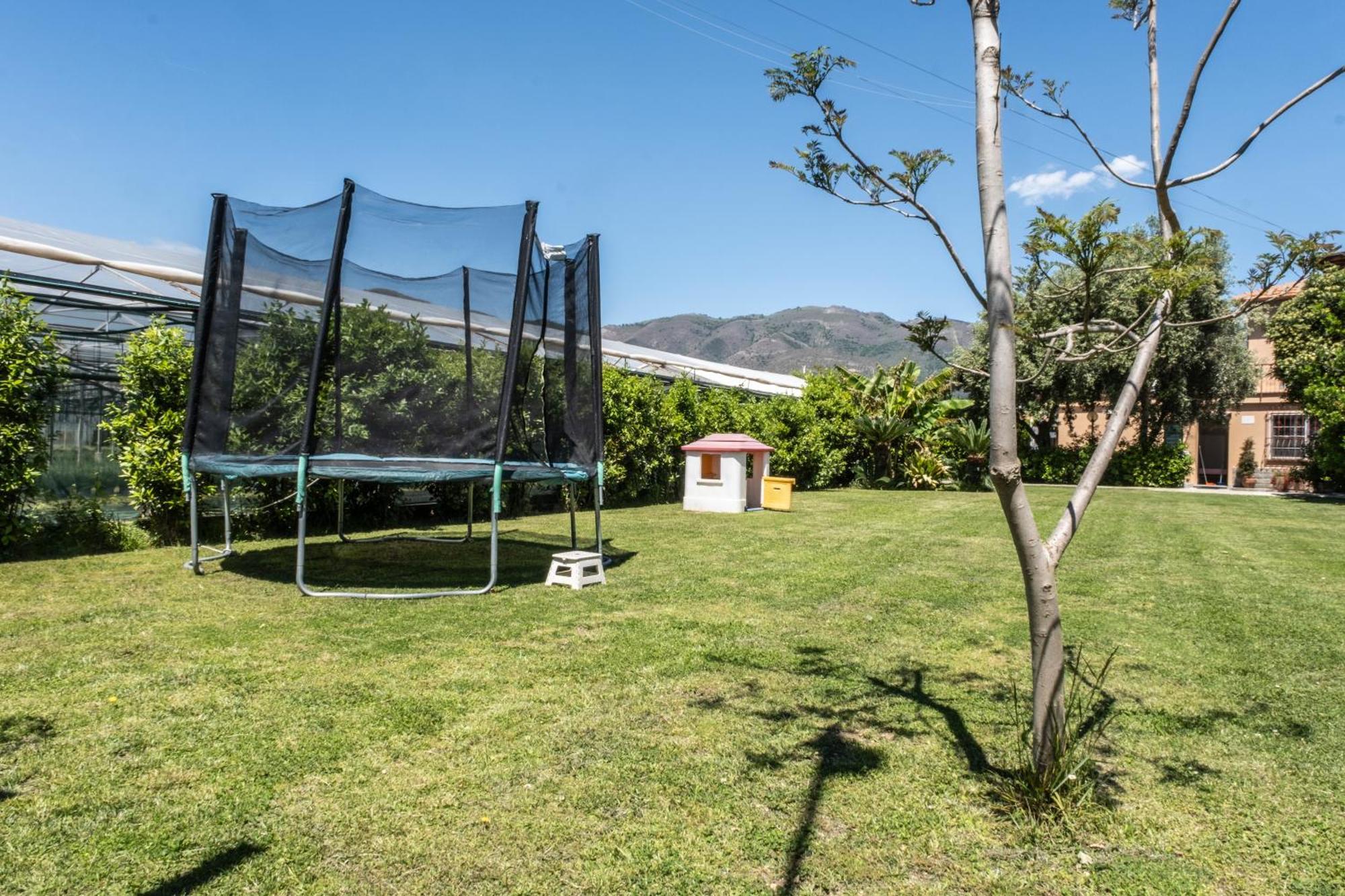 Agriturismo Giorgi Appartamenti In Riviera Ligure 阿尔本加 外观 照片