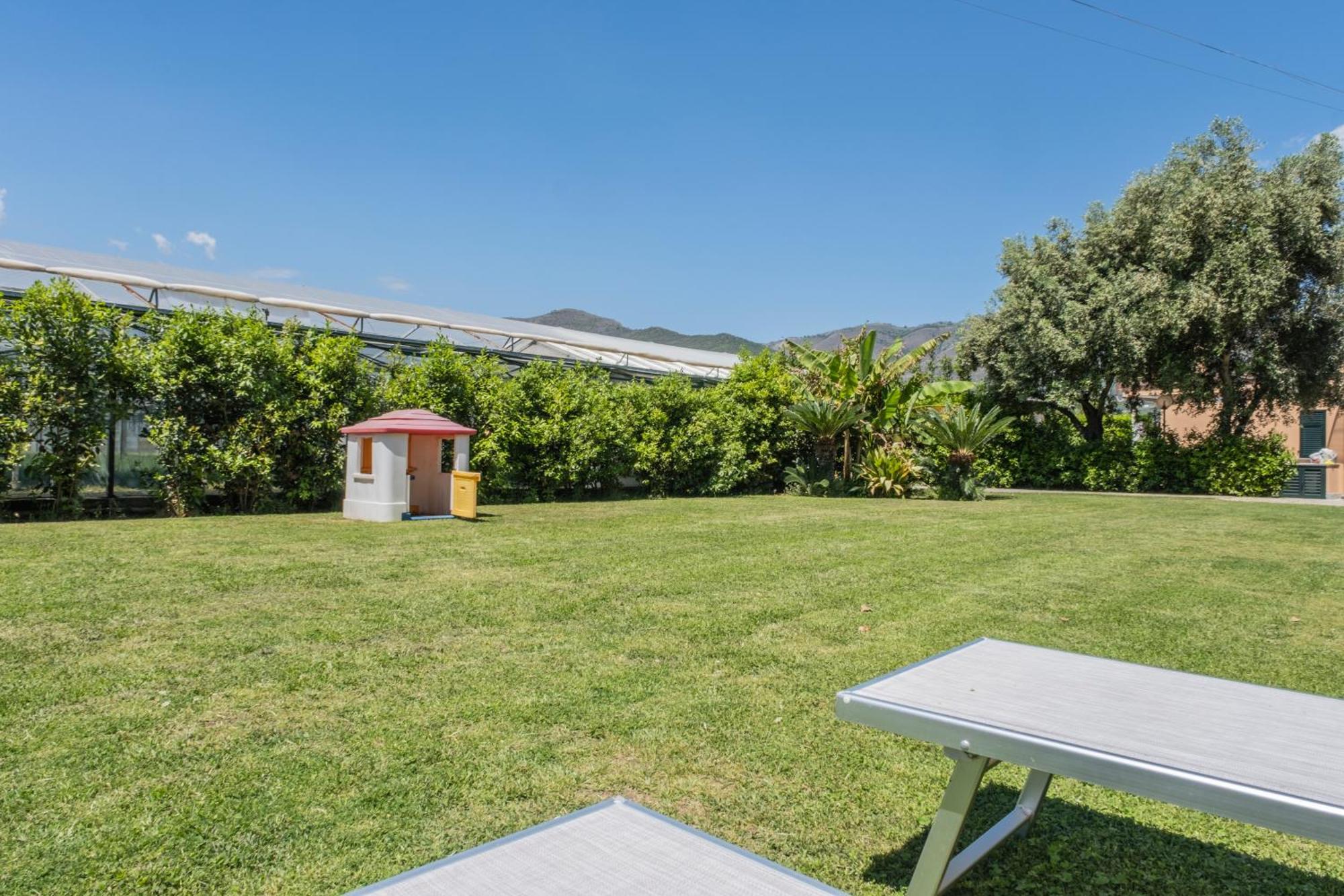 Agriturismo Giorgi Appartamenti In Riviera Ligure 阿尔本加 外观 照片