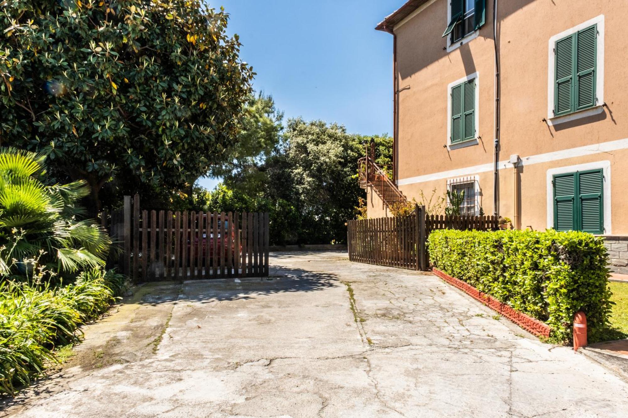 Agriturismo Giorgi Appartamenti In Riviera Ligure 阿尔本加 外观 照片