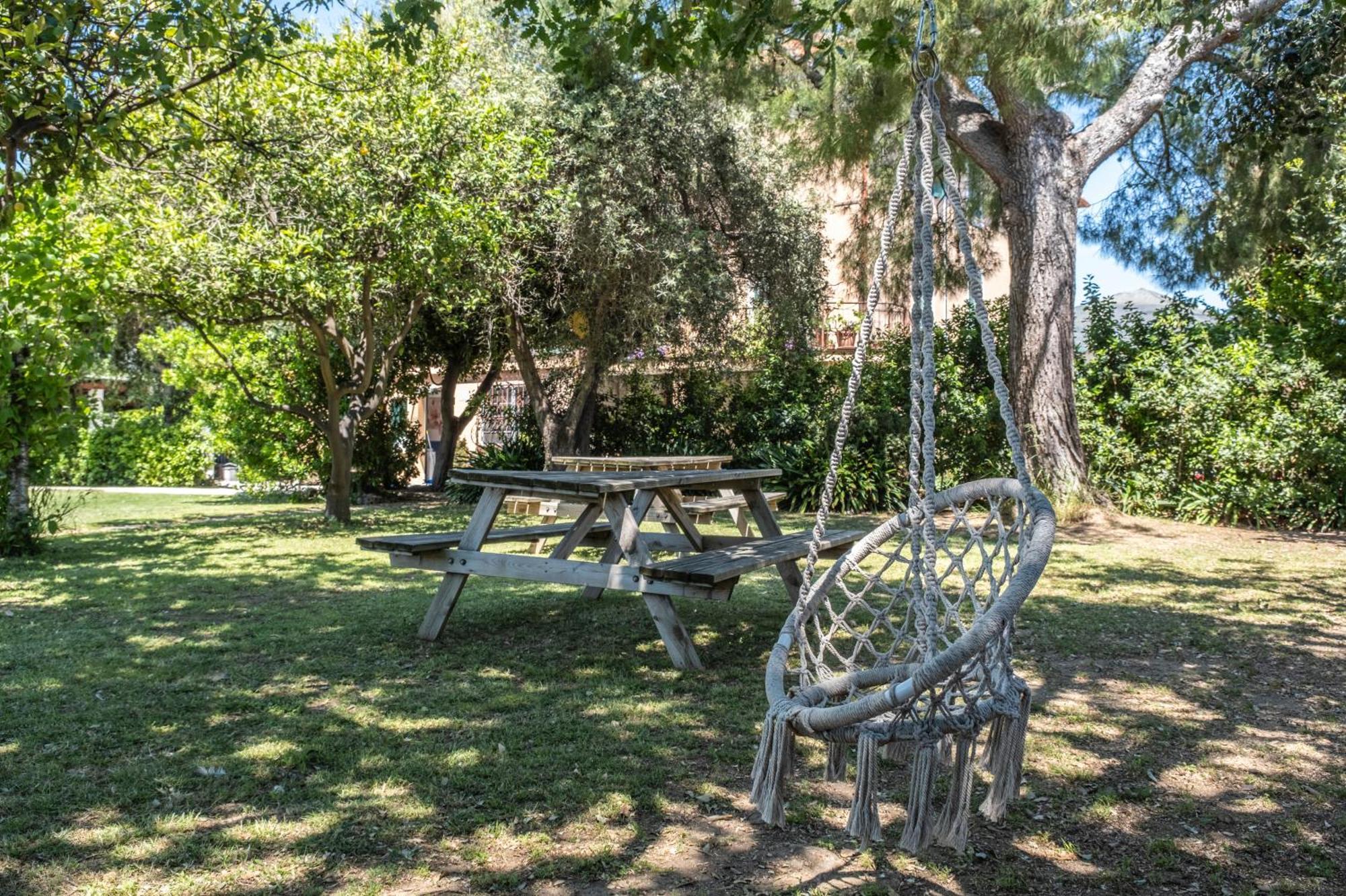 Agriturismo Giorgi Appartamenti In Riviera Ligure 阿尔本加 外观 照片