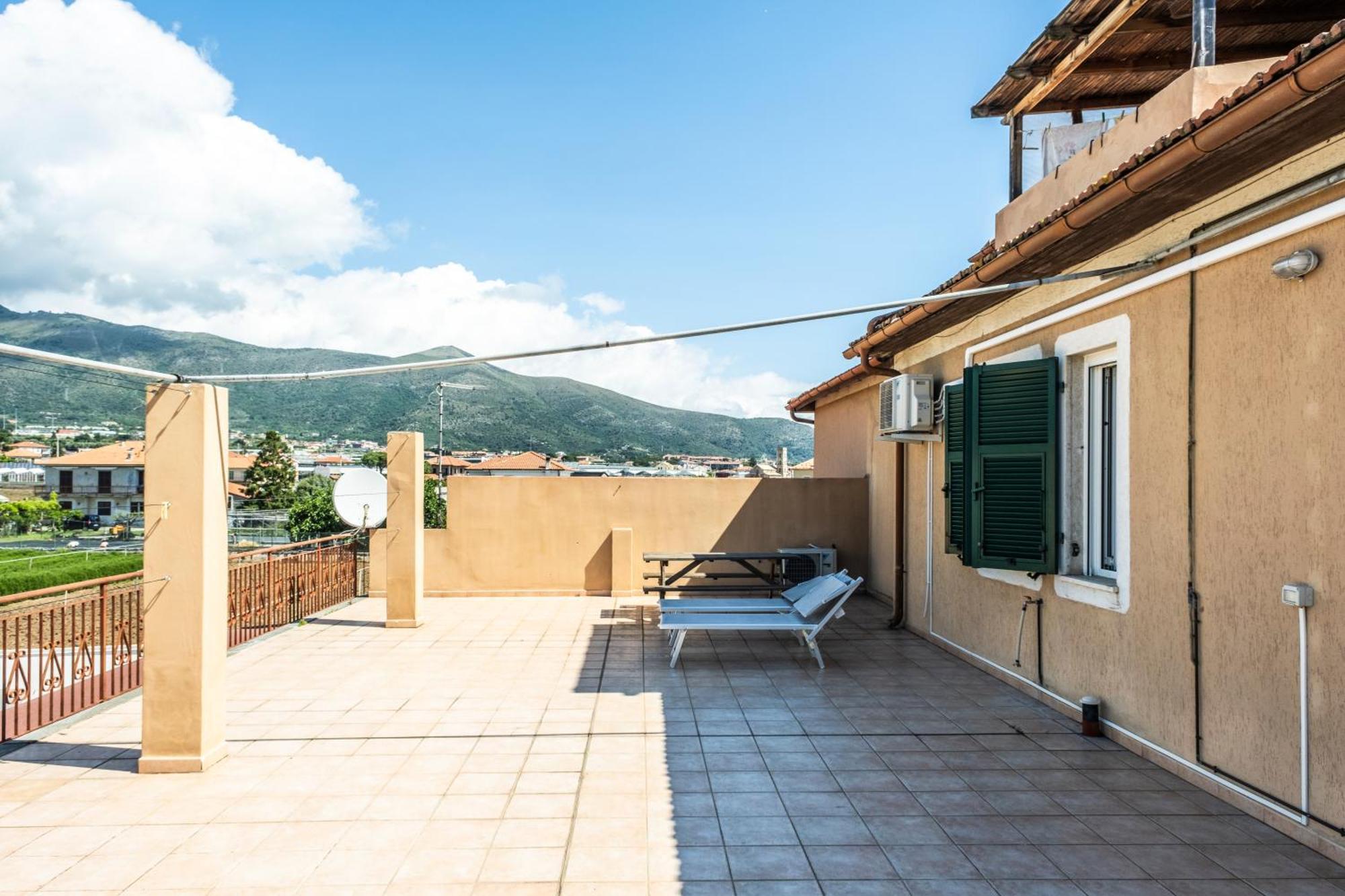 Agriturismo Giorgi Appartamenti In Riviera Ligure 阿尔本加 外观 照片