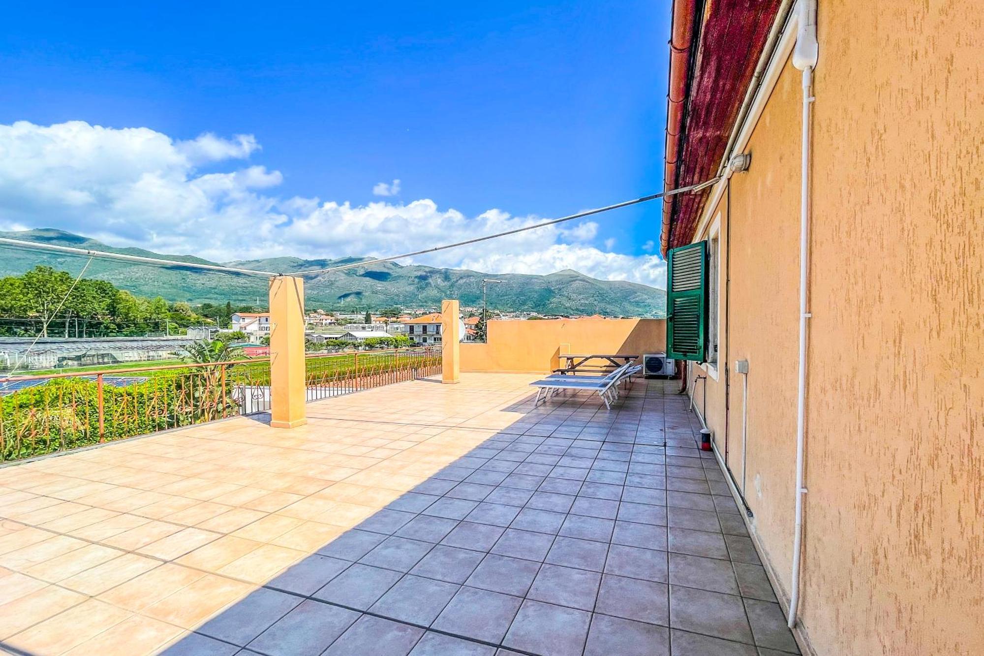 Agriturismo Giorgi Appartamenti In Riviera Ligure 阿尔本加 外观 照片